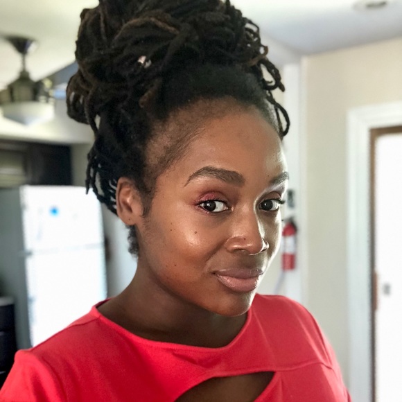 Meet your Posher, Camille - Picture 4 of 7